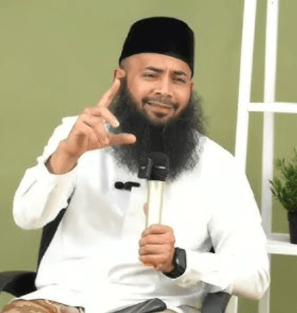 Ustadz Dr. Syafiq Riza Basalamah, M.A. حَفِظَهُ اللهُ